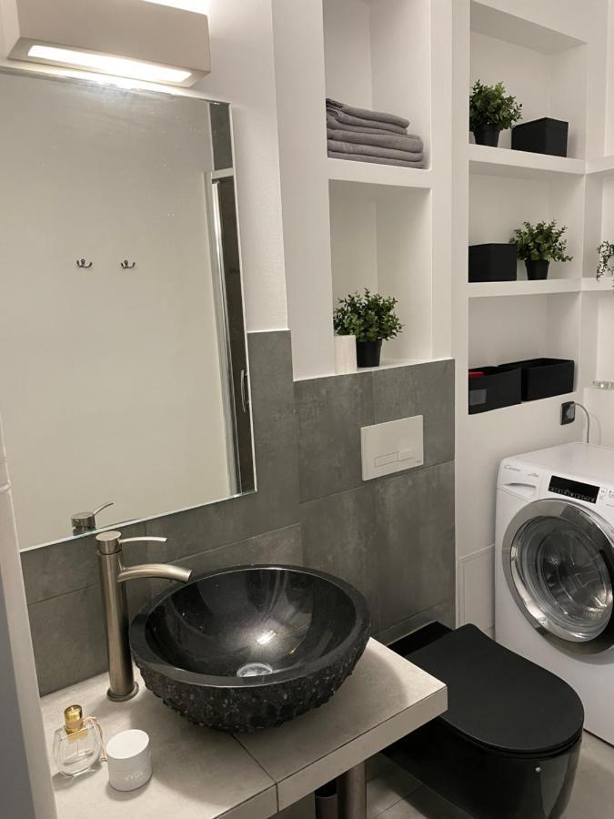 Grey Gucci Apartment City Center Warsaw Luaran gambar